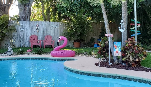 Tropical Beach Town Private Pool Home Oasis & Tiki Lanai Close to Beaches!