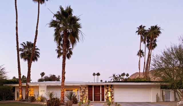 Ultra-Luxe Private Mid-Century Estate - Pool, Spa, Sauna, Firepit , Views & More 3BD, 3BTH