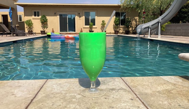 Unique 1-bdrm poolhouse with 24hr access to Pool & Jacuzzi