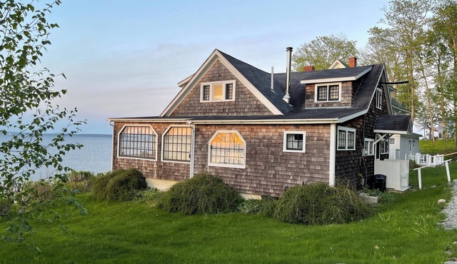 Unique, Charming Cottage on Penobscot Bay - Gorgeous Views!