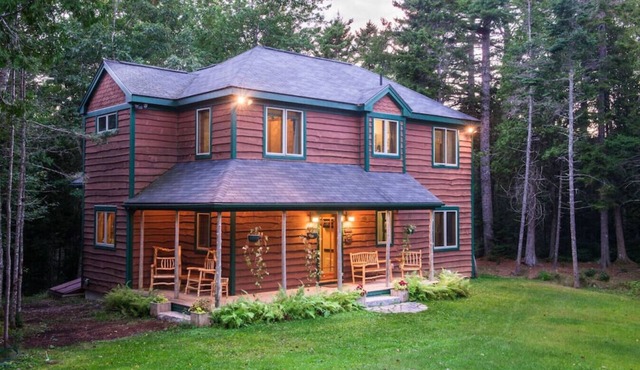 Unique Nature Inspired Home in Woods next to Lake