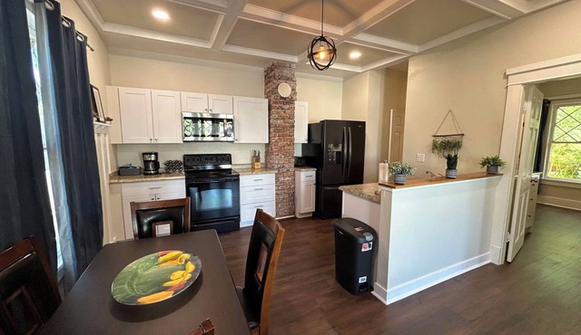 Unit 1 - Copper - Pinal Creek East - private yard - wifi - central location