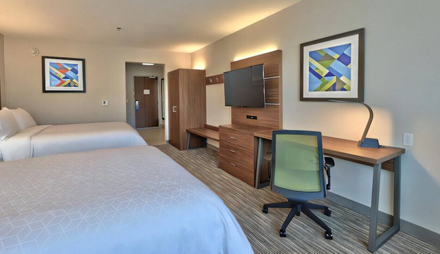 Upscale & Stylish Room! for Groups & Families