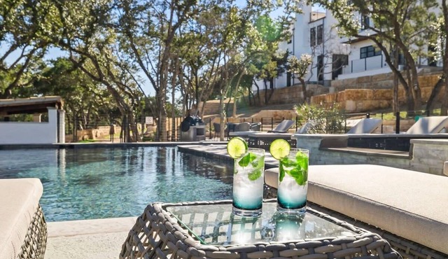 Villa 2 | 2BR | Firepit | Pool | Hot tub |Cornhole