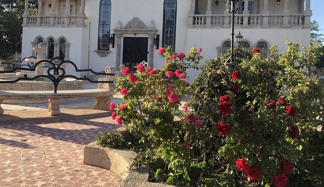 Villa de San Rafael & Guest House