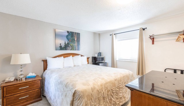 Vineyard Valley Inn