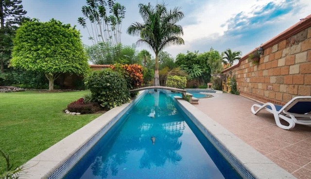 W36B - Forget about everything and relax! in Cuernavaca