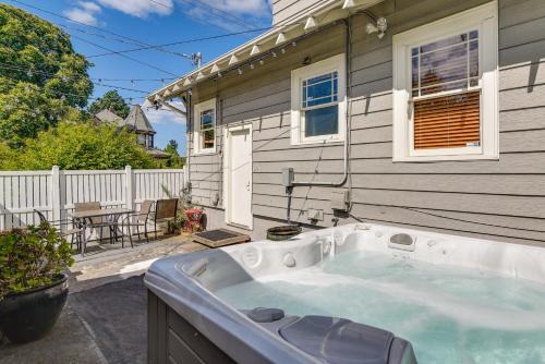 Walk to Williams District: Home w/Hot Tub & Patio