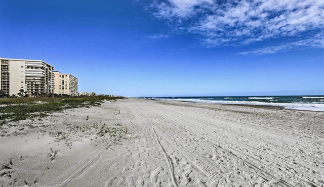 Walkable Cocoa Beach Condo w/Ocean Views
