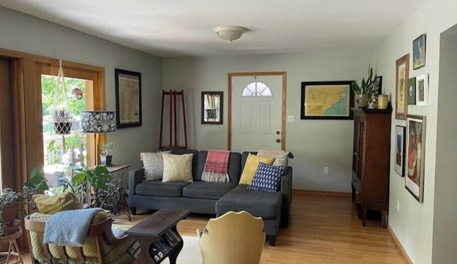 Walkable Westside Home - Quiet, Cozy, Relaxing