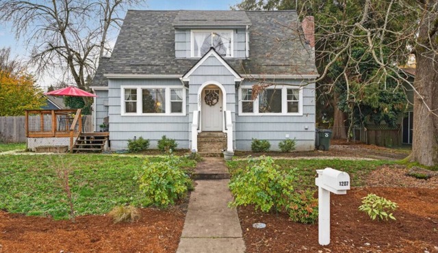 Warm and Inviting 3BR Craftsman with Big Kitchen