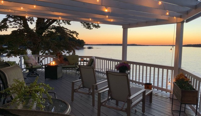 Waterfront house with boat dock. Pet Friendly - Grand Lake