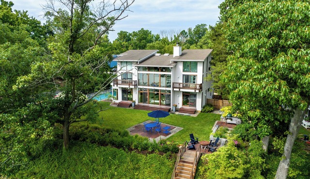 Waterfront Oasis with pool! 4 BR home minutes from downtown Annapolis!