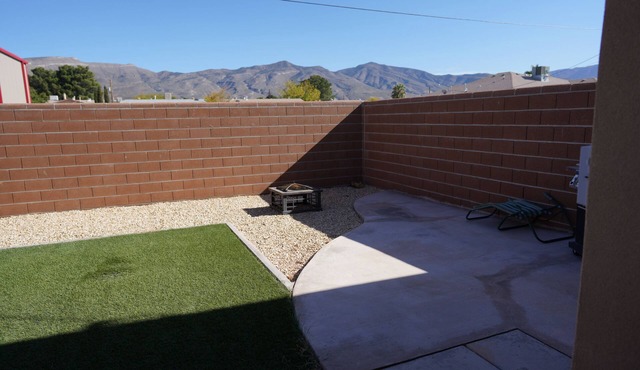 We offer discounted rates for Holloman AFB TDY/other 6 month or more tenants.