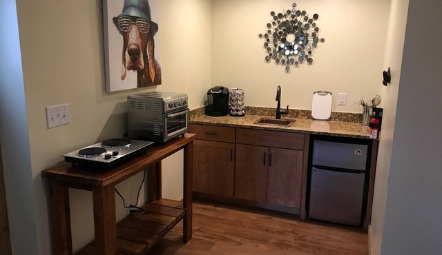 Whisper Creek Lodge! Lower Level Suite!