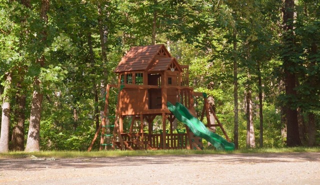 Wilderness Cabin on North End of Broken Bow Lake
