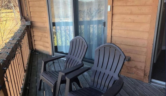 Winterplace Ski in Ski out condo Second Floor D205
