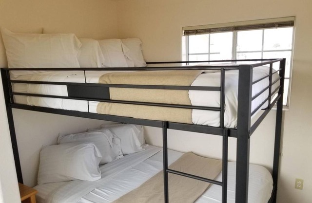 Affordable Getaway Sleeps 8 near Grand Canyon