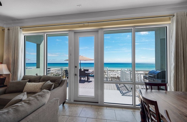 Beach Front-Elevator- Gulf & Bay Views! 4BR White Sands 423 in Pensacola Beach