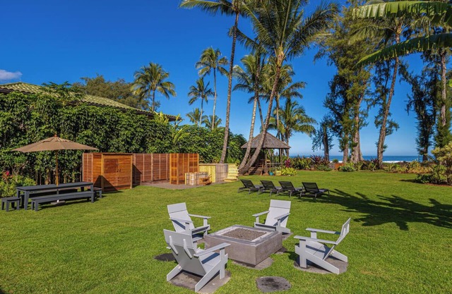 Hawaii Life Rentals Presents Beachfront Hanalei Bay 