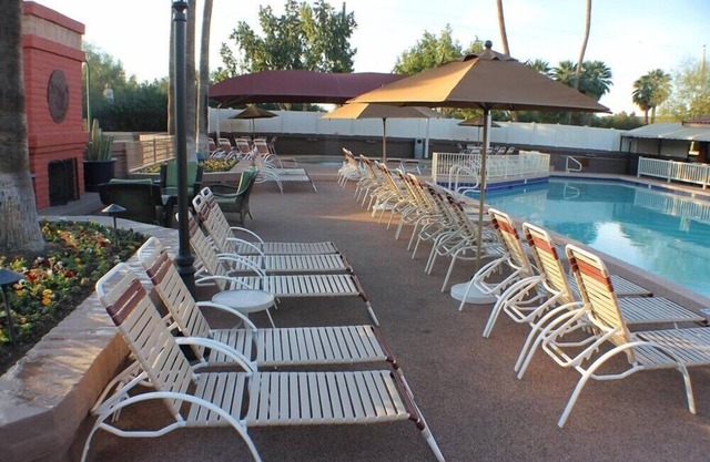 Scottsdale Camelback Resort Classic Studio with Fitness Center in Scottsdale