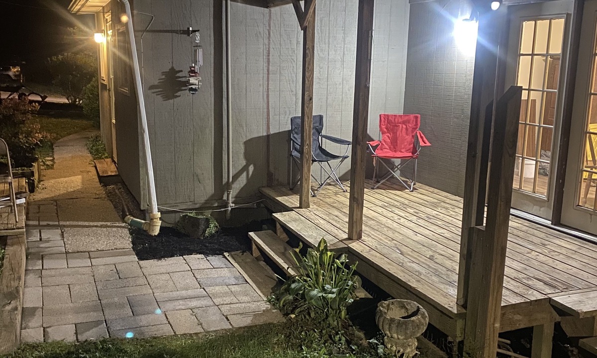 Blue Jay House | Conveniently located off I-64, in the heart of the New River Gorge National Park