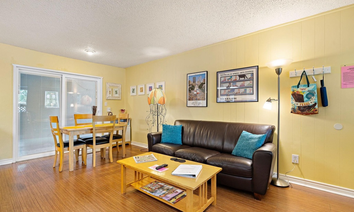 Barton Hills Condo | Private, 1 King bed, Patio; .33 mi to Zilker Park/Barton Springs, @2 mi to DT!