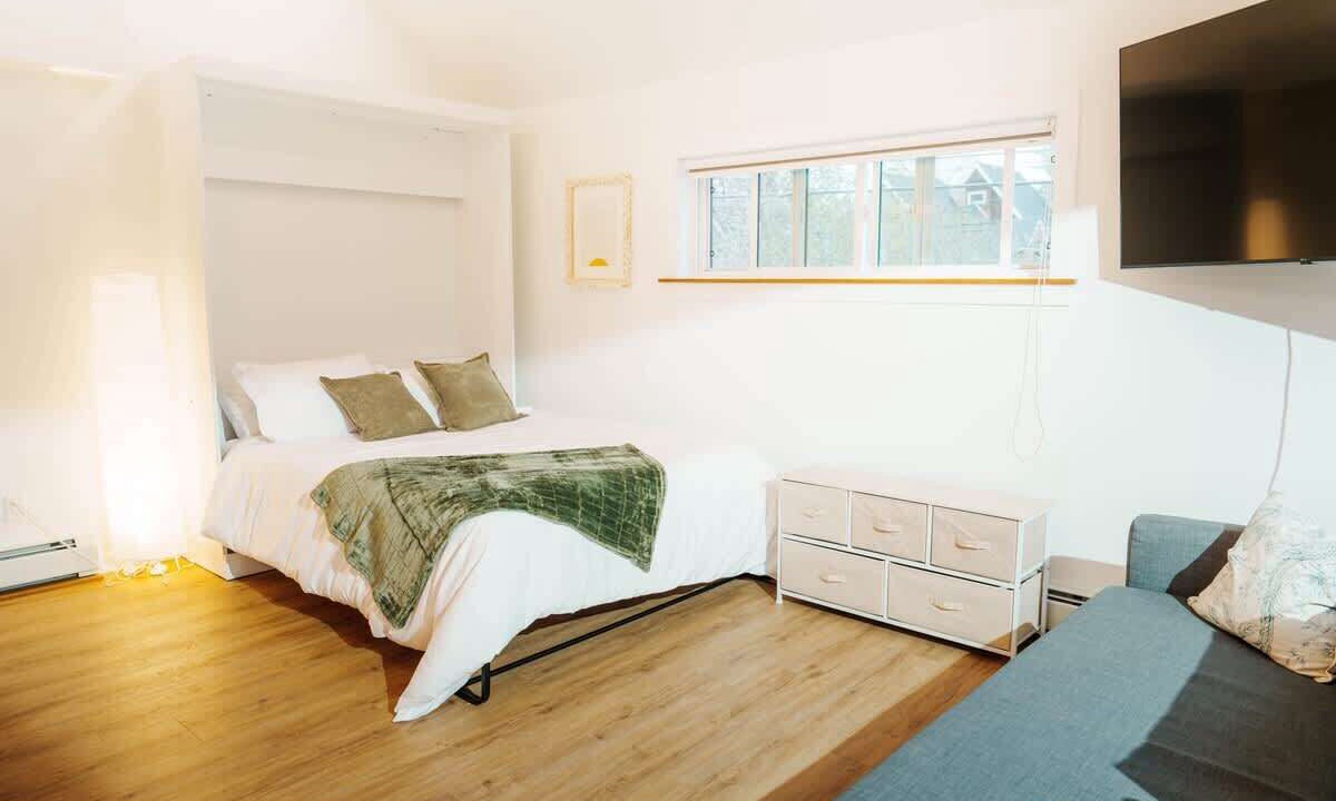 Kensington Apartment | Boutique Riverside Loft Near Downtown