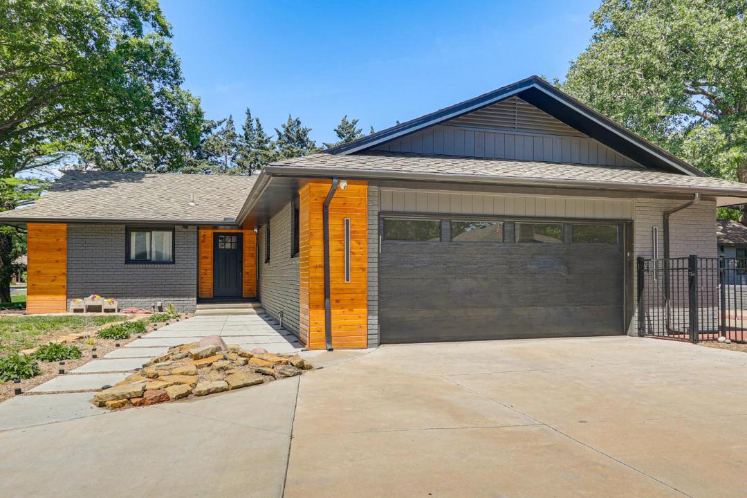Wichita House | Great for Youth Sports Trips! Roomy Goddard Home