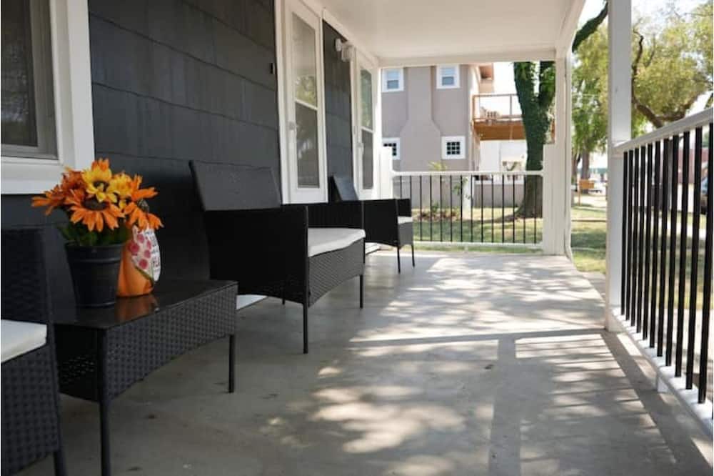 Photo of Patio Balcony in Arkansas City