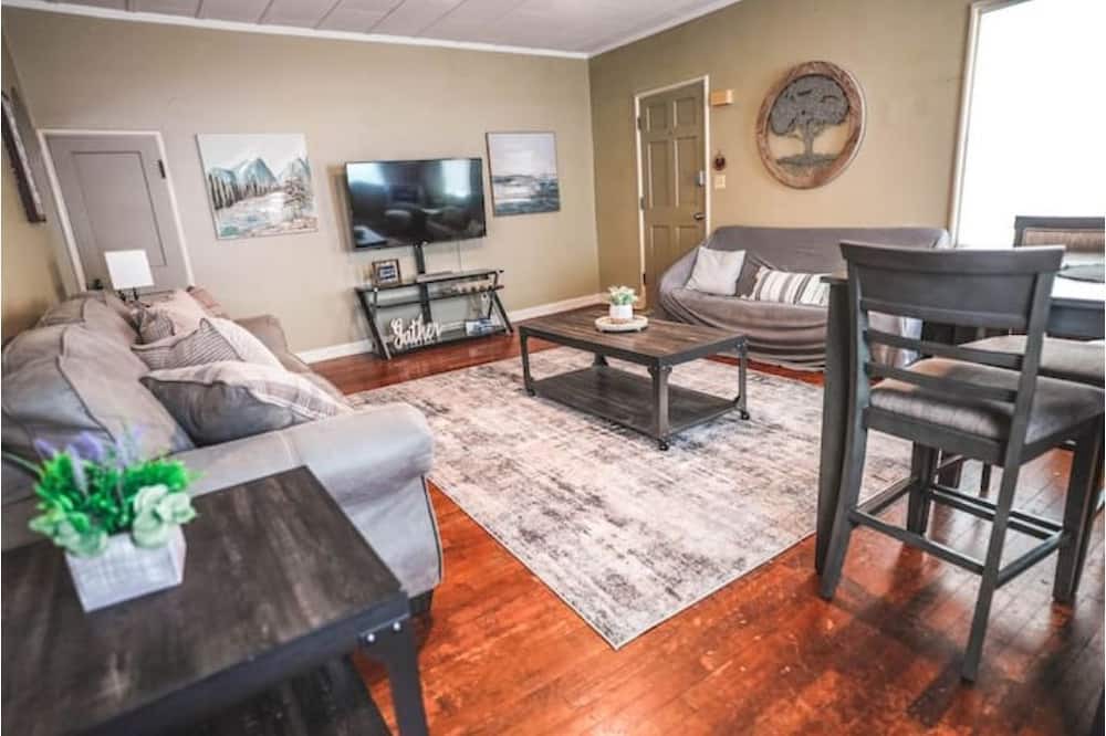 Photo of Livingroom in Arkansas City