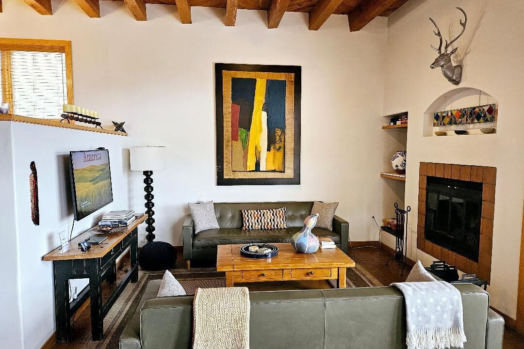 Photo of Livingroom in Nambe Pueblo