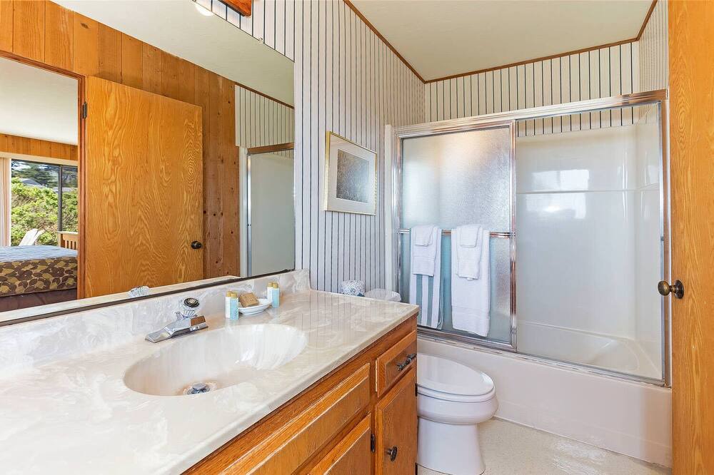 Photo of Bathroom in Sea Ranch