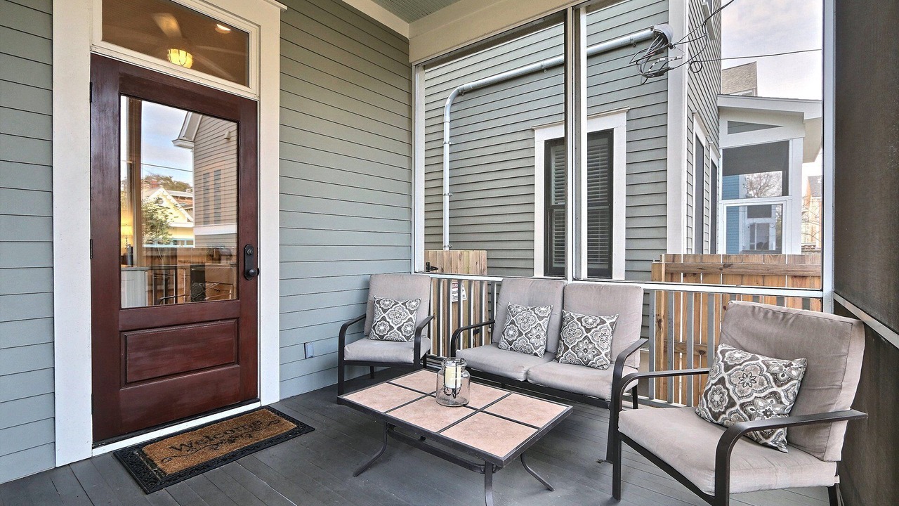 Photo of Patio Balcony in Savannah Victorian District