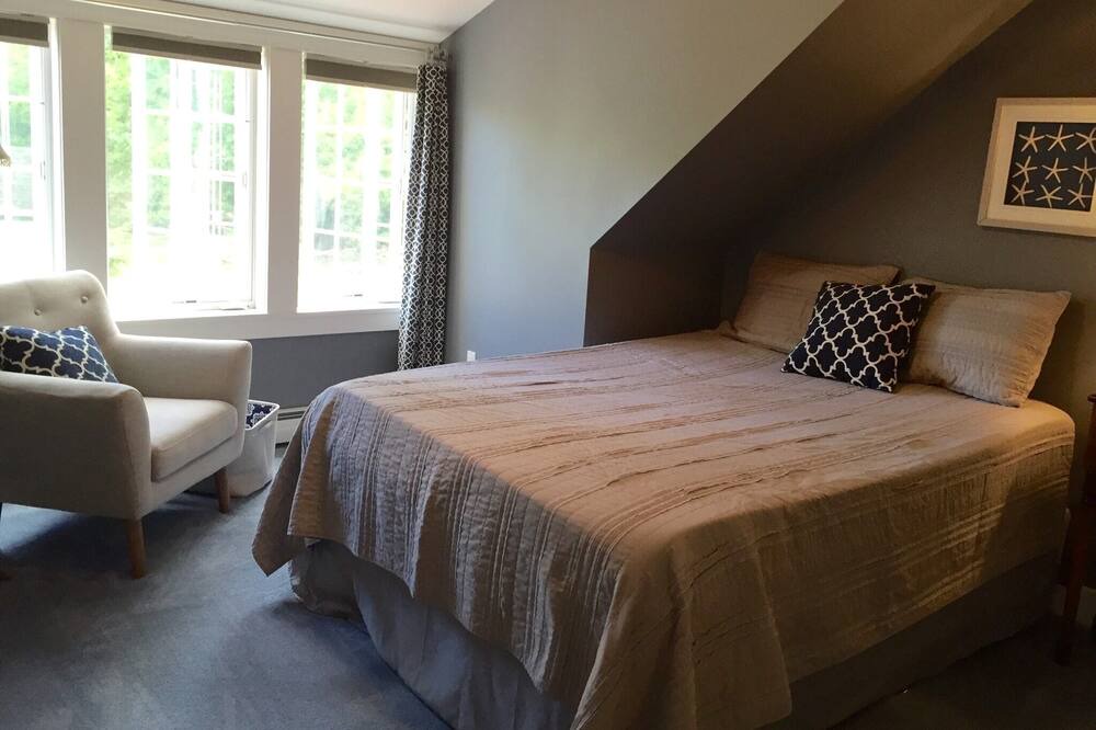 Photo of Bedroom in Owls Head