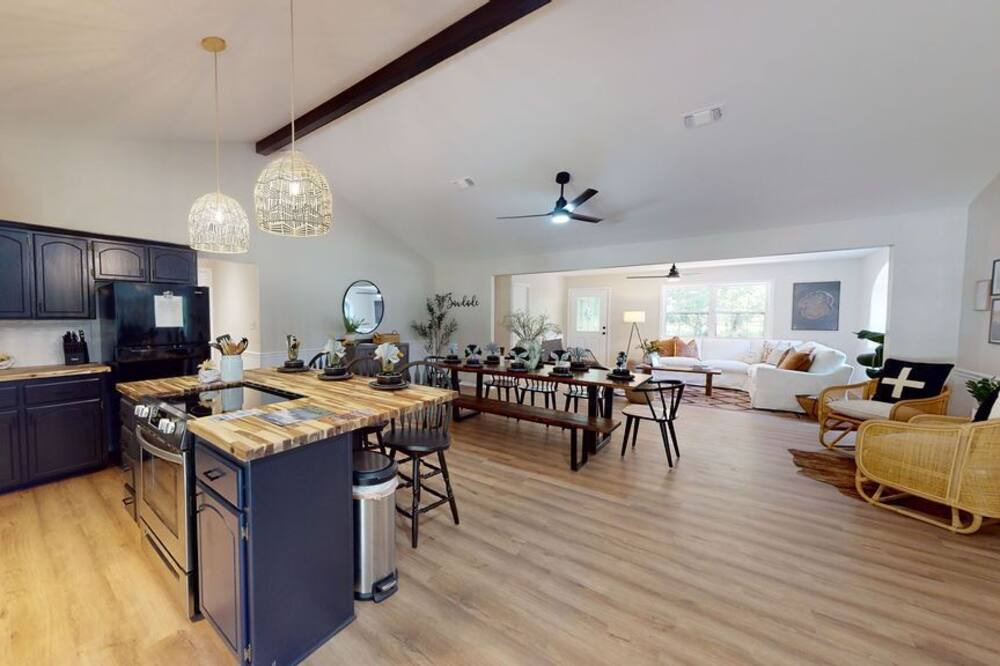 Photo of Livingroom in Broken Bow