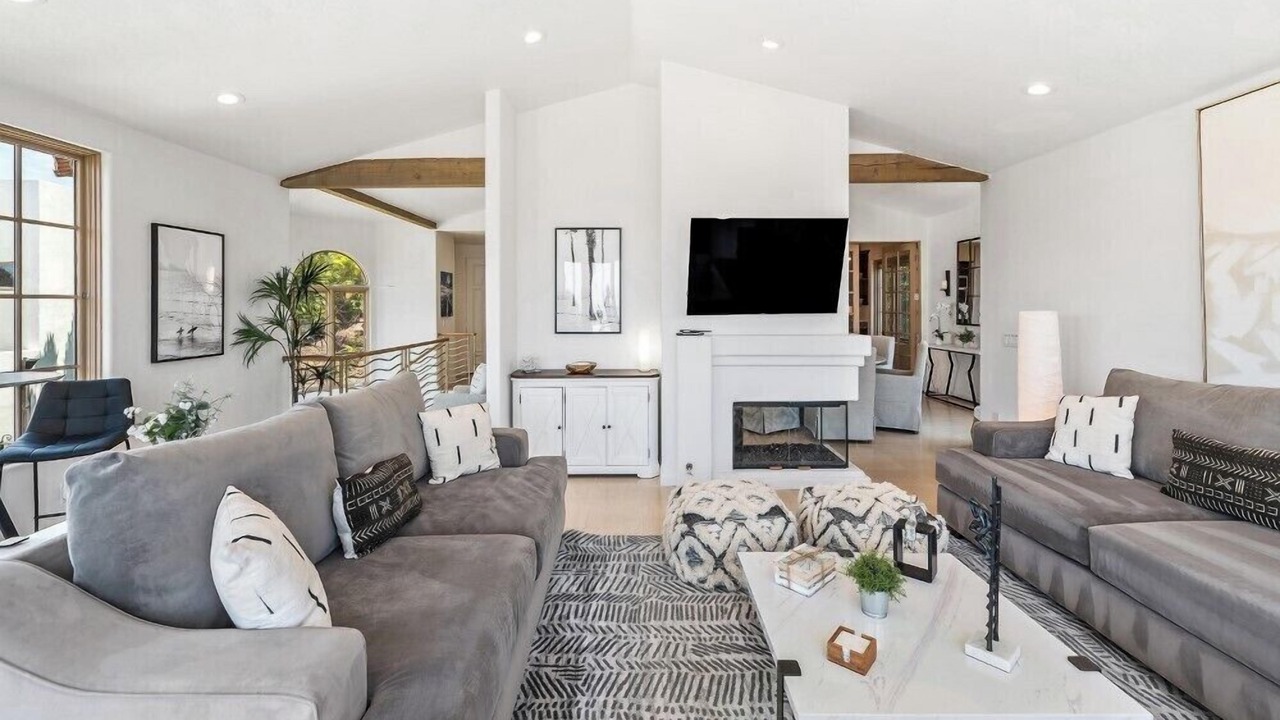 Photo of Livingroom in Country Club