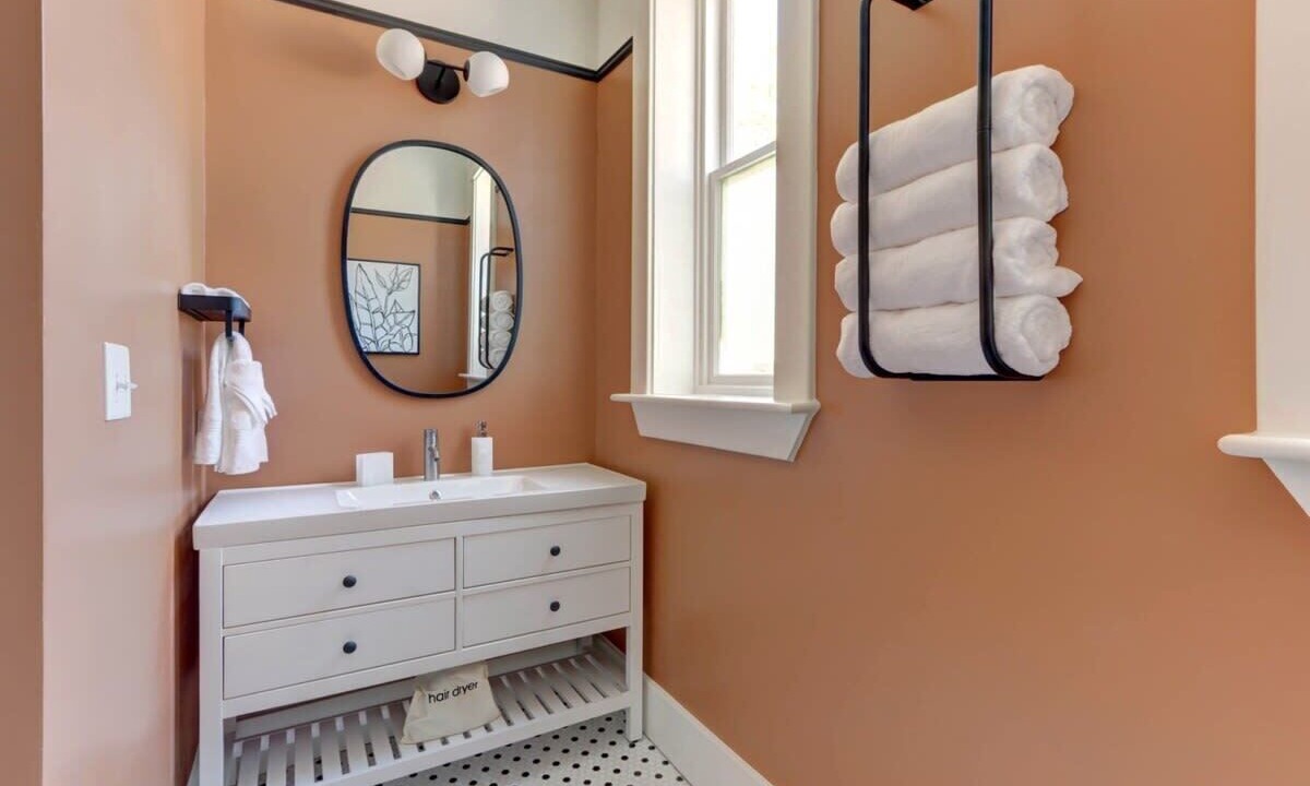 Photo of Bathroom in Old West Broad Neighborhood