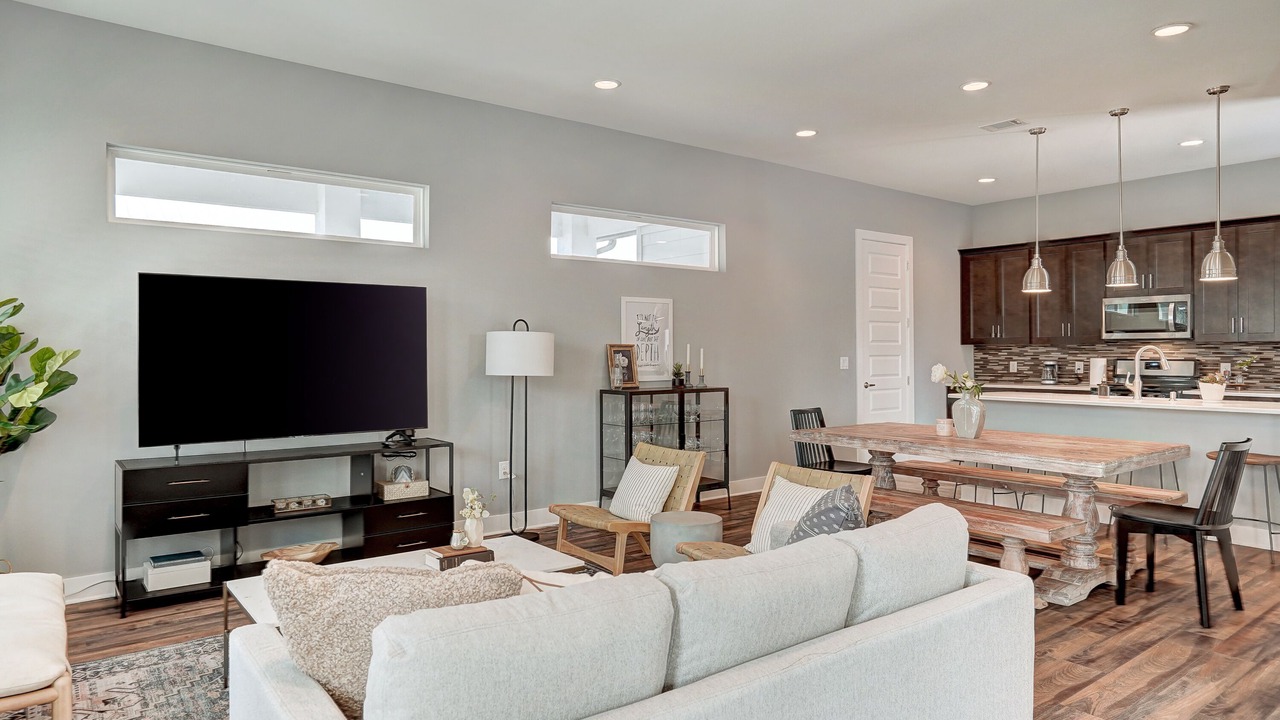 Photo of Livingroom in East Cesar Chavez