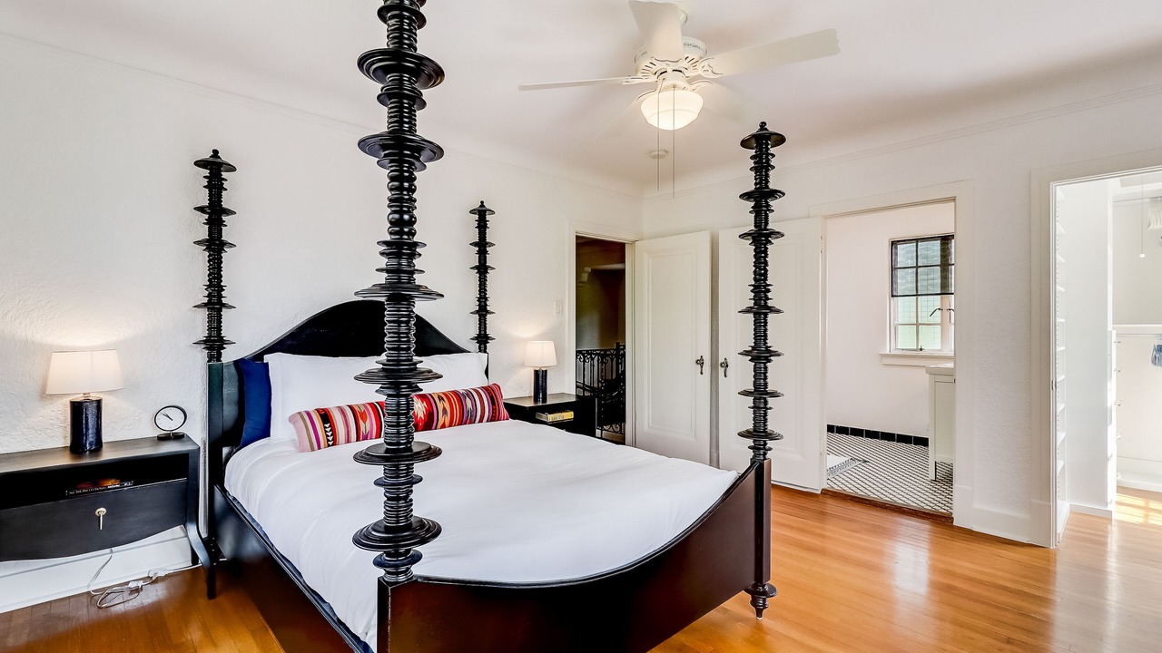 Photo of Bedroom in Oak Park - Northwood
