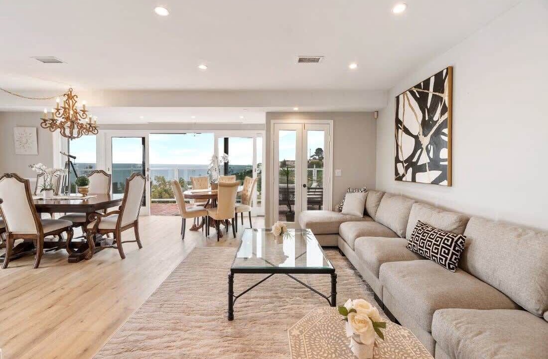 Photo of Livingroom in La Jolla Mesa
