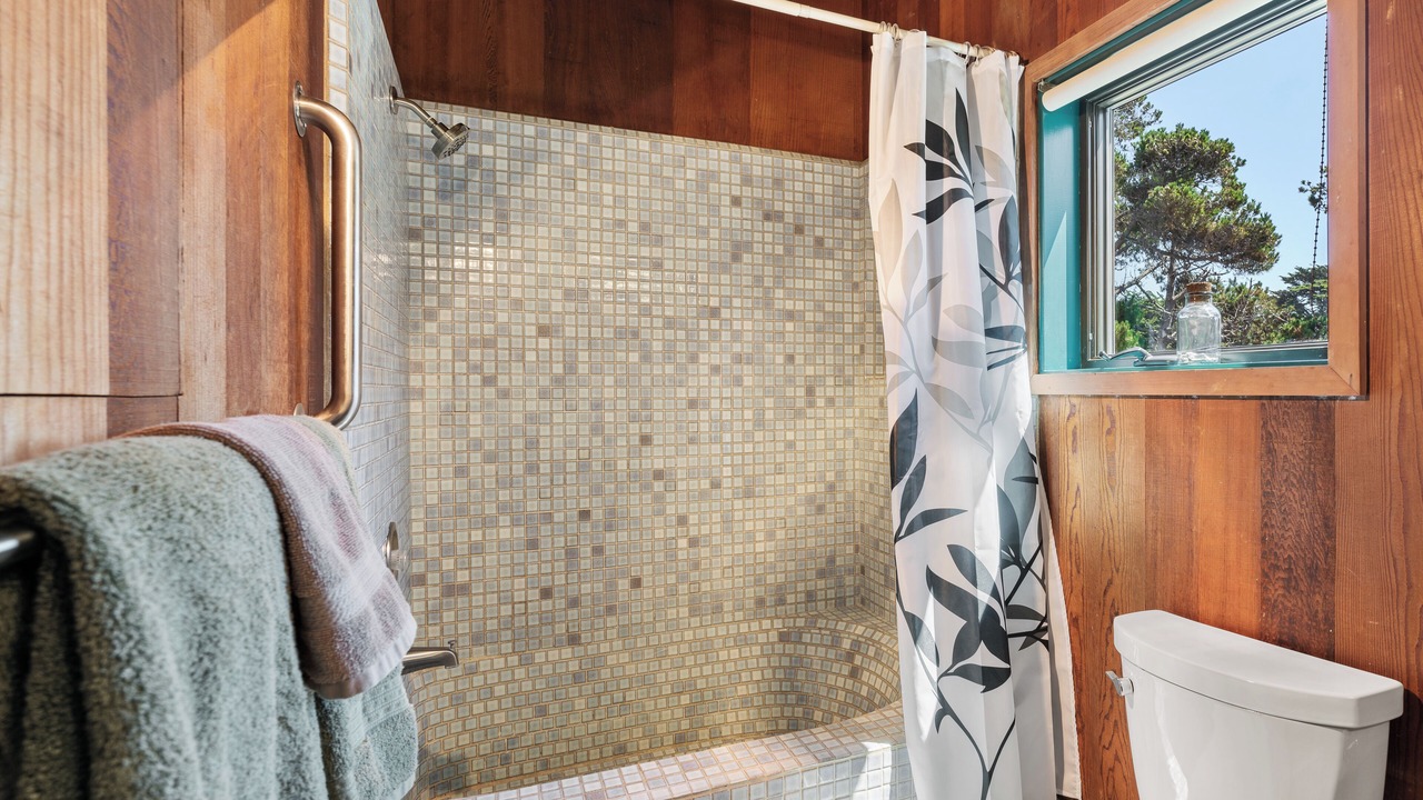Photo of Bathroom in Sea Ranch