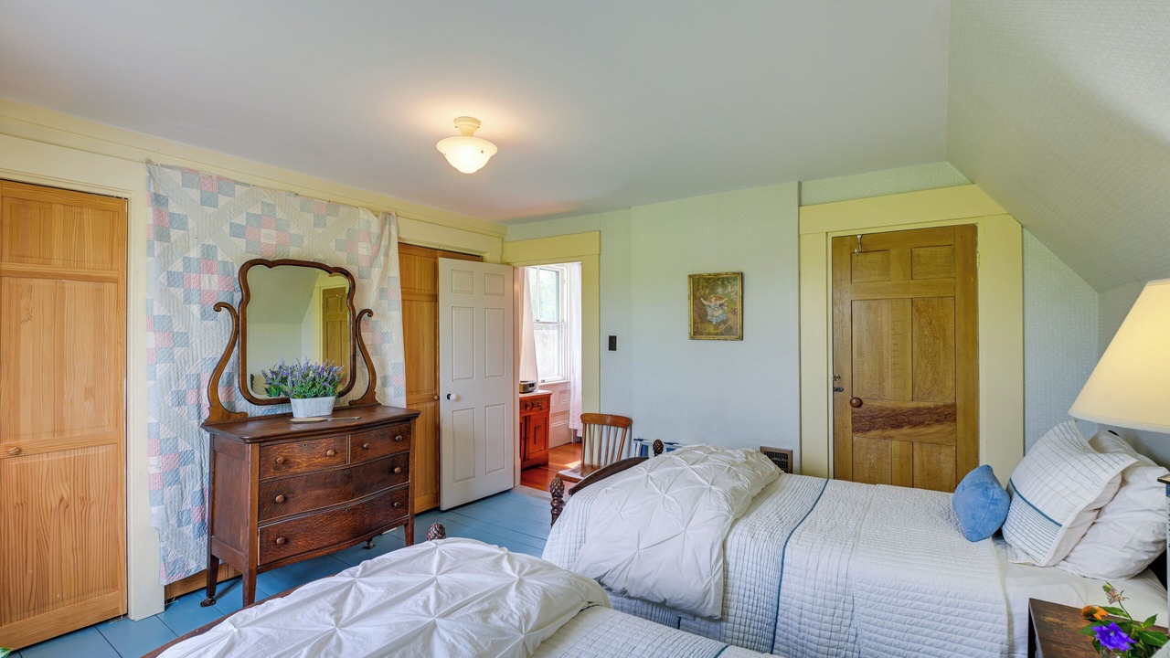 Photo of Bedroom in Freedom