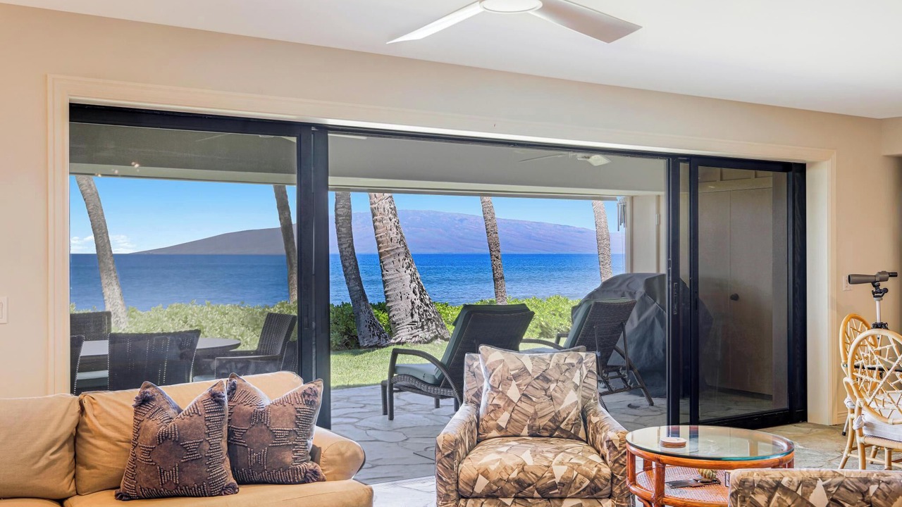 Photo of Livingroom in Downtown Lahaina