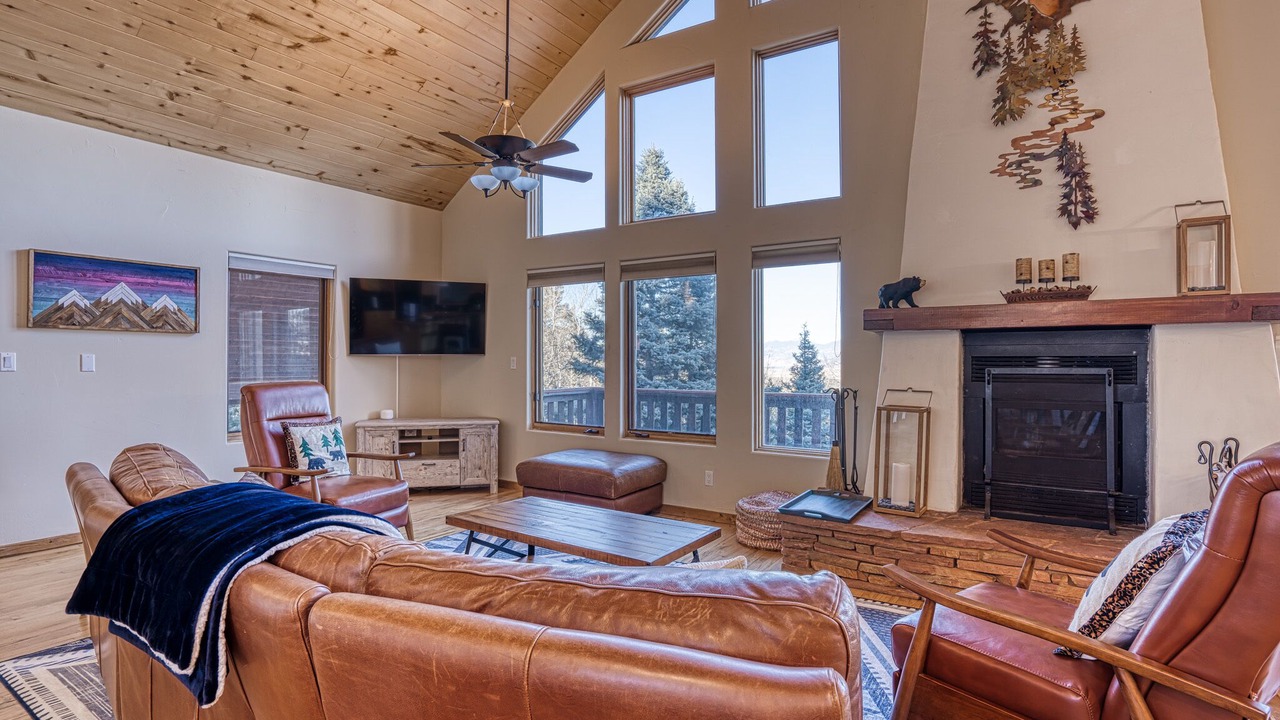 Photo of Livingroom in Angel Fire