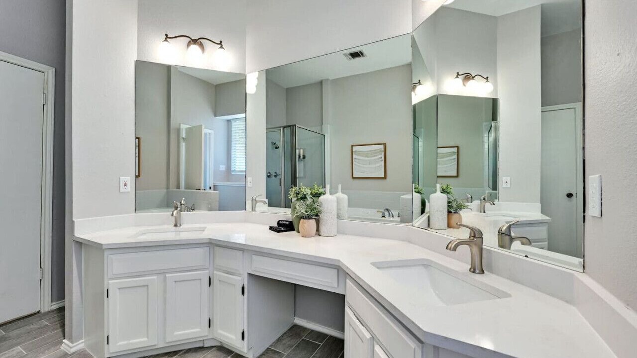 Photo of Bathroom in Wells Branch
