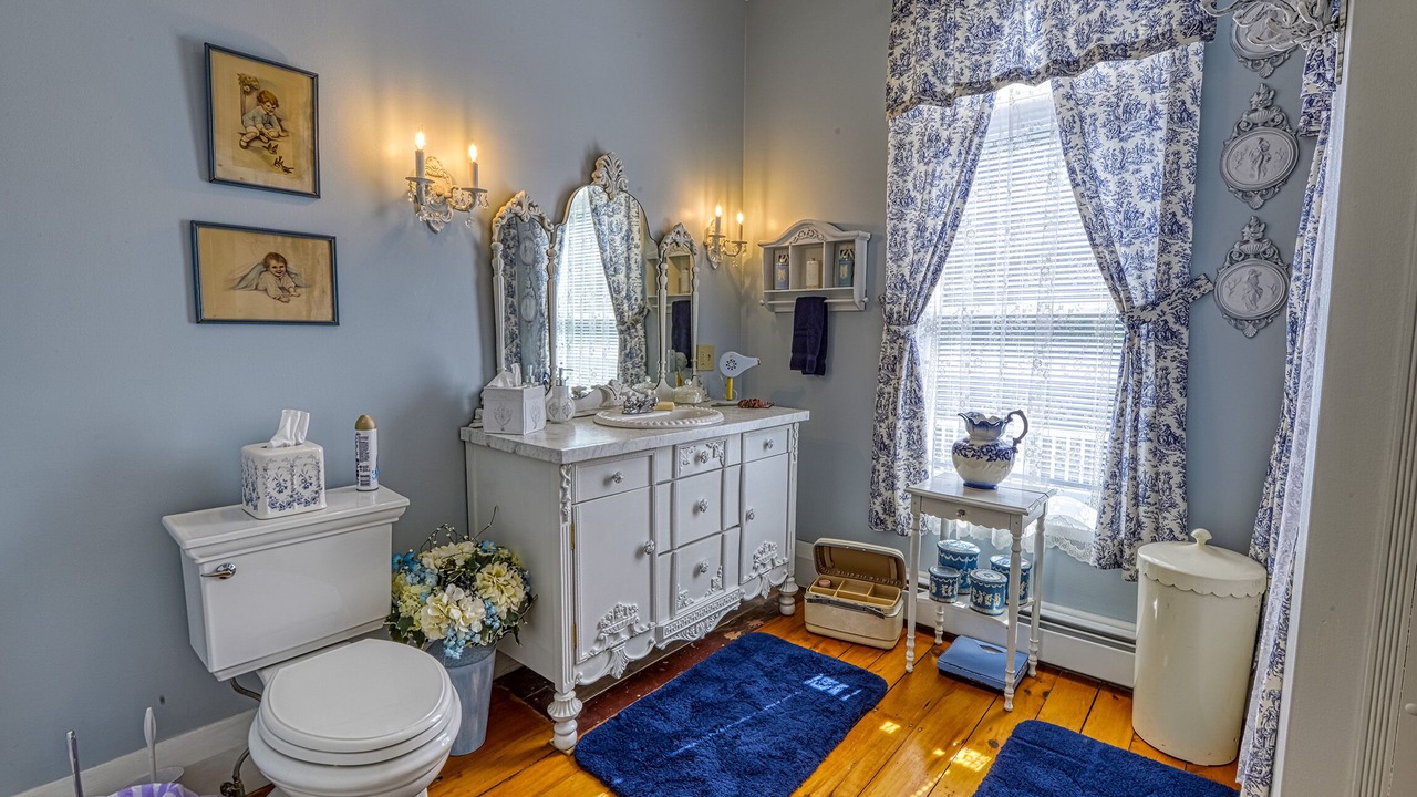 Photo of Bathroom in Orland