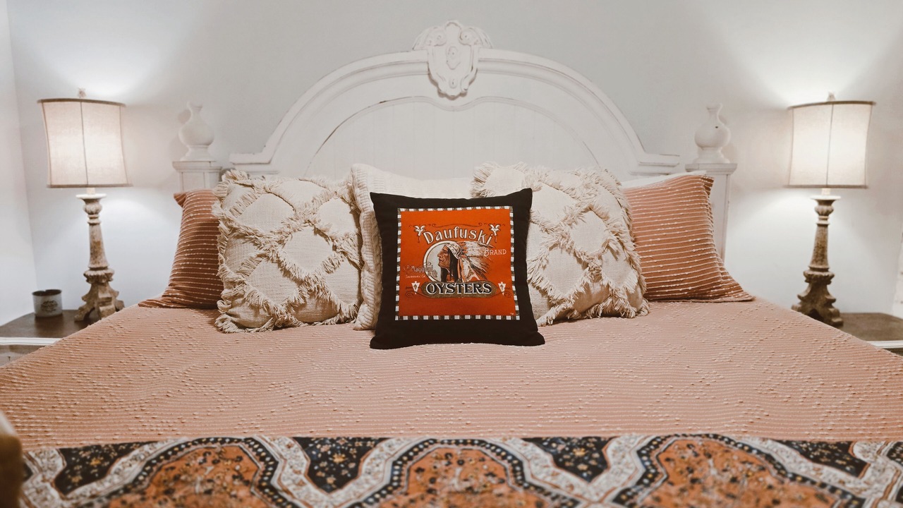 Photo of Bedroom in Historic District - North