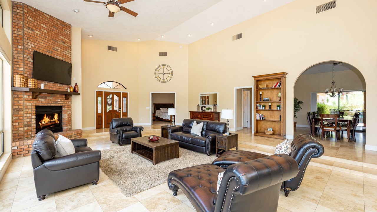 Photo of Livingroom in Oak Creek