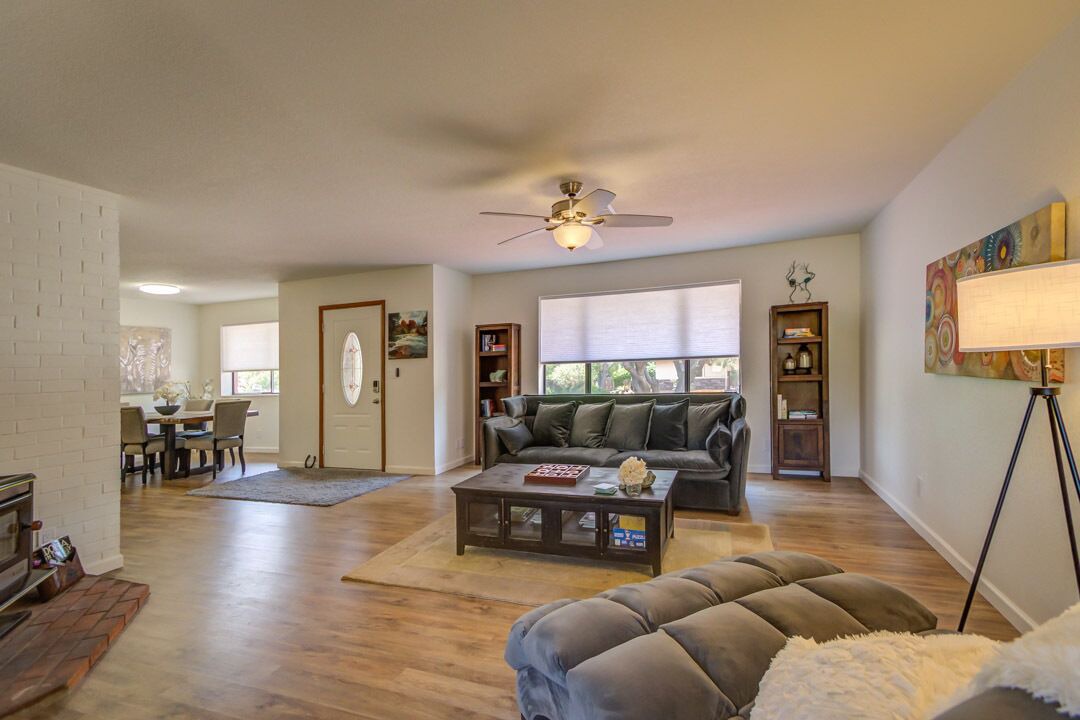 Photo of Livingroom in Oak Creek